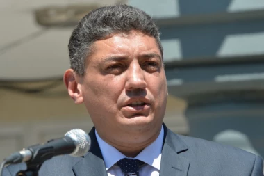 ČUKARICA OBRADOVALA NAJMLAĐE: Novogodišnji paketići za 5.000 mališana