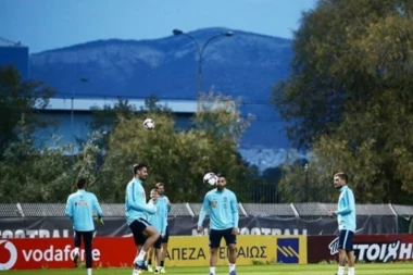 Grci u Zagrebu: HOĆEMO U RUSIJU!