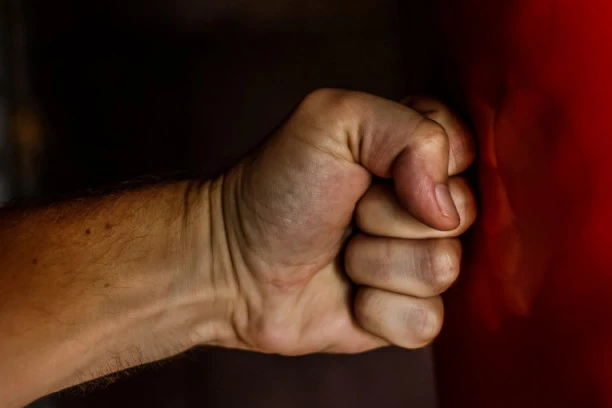 Nasilje nad ženama ne jenjava! I u Prokuplju žena popila batine nakon kraće rasprave