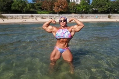 ONA NIJE ŽENA ONA JE MONSTRUM: Ruska dizačica tegova sa najvećim mišićima, ima veći biceps od dečka