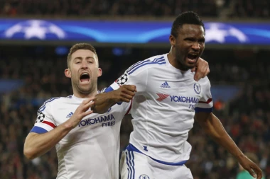 Slali su po mene šest automobila, nudili kofere para...