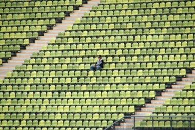 SHVATIO FUDBAL KAO PITANJE ŽIVOTA I SMRTI: Navijač se zapalio nakon poraza!