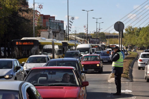 AMSS: Pojačan intenzitet saobraćaja, potreban oprez