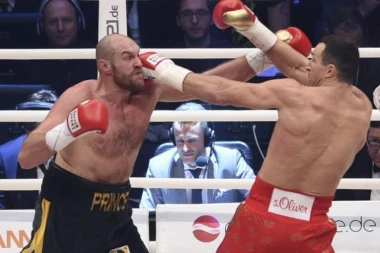 SEVALE PESNICE - MASOVNA TUČA NA MERENJU PRED BOKS MEČ U LOS ANĐELESU:  Vajlder pokušao Fjuriju da iskopa oko!