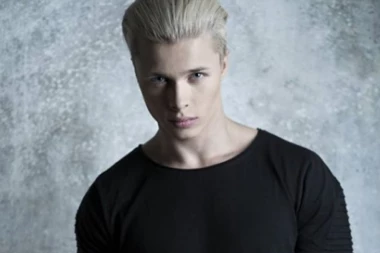 Mladi zavodnik otkrio svoju seksualnu fantaziju!