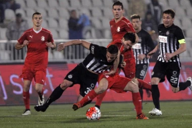 Gluvi telefoni: Napredak tvrdi da je Krstajić zvao njihovog igrača, u FSS-u ćute