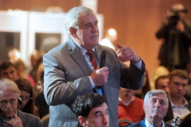 AZEM VLASI USRED BEOGRADA: Nezavisnost Kosova neopoziva