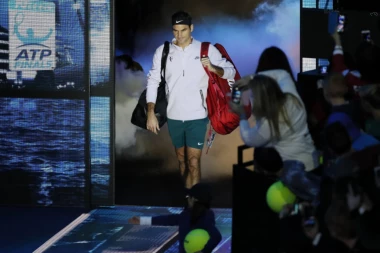 Federer pobedom krenuo u napad na London!