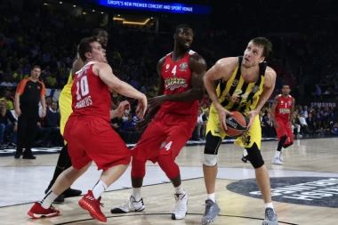 (VIDEO) Čije zakucavanje je bolje - Veseli ili Tompson?