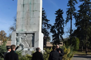 FRANCUZI FINANSIRAJU: Obnavljanje Spomenika zahvalnosti na Kalemegdanu