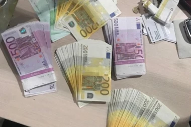 Veliki plen granične policije: Turski državljanin uhapšen sa skoro pola miliona evra u koferu!