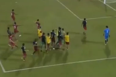 (VIDEO) Golman isključen tokom penal serije, vezni igrač postao heroj!