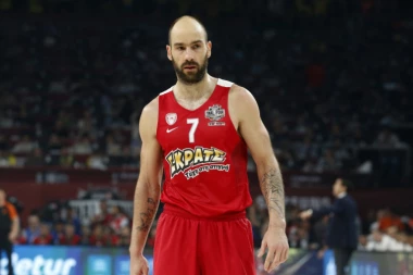 "Dok jednom ne smrkne..." OLIMPIJAKOS OSTAO BEZ NAJBOLJEG IGRAČA PRED DOLAZAK ZVEZDE!