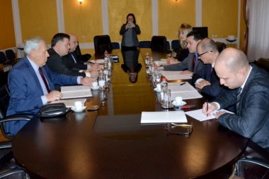 POLITIČKE KONSULTACIJE: Prelazna ocena za odnose Srbije i BiH