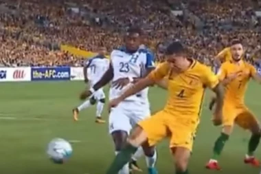 (VIDEO) KENGURI U RUSIJI: Jedinak odveo Australiju na Mundijal
