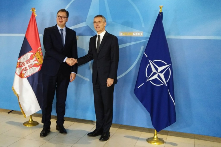 Evo šta je Vučić poručio šefu NATO!