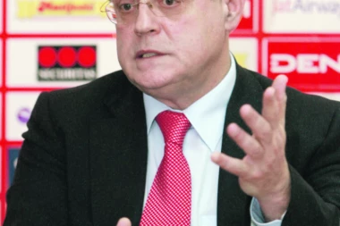 ČOVIĆ RASTURIO ĐUKANOVIĆA: Zaboravio si da si u Crnoj Gori sakrivao Ratka Mladića