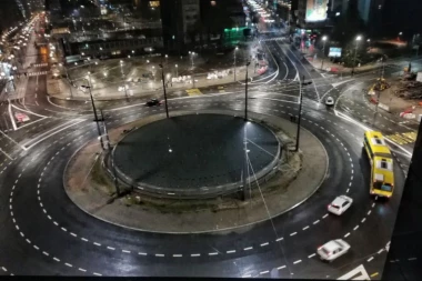 Opšti HAOS na Slaviji: Sudarila se dva automobila, vozila uništna