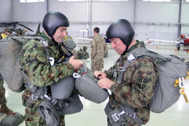 Srpski padobranci na svetskom vojnom takmičenju u Mađarskoj