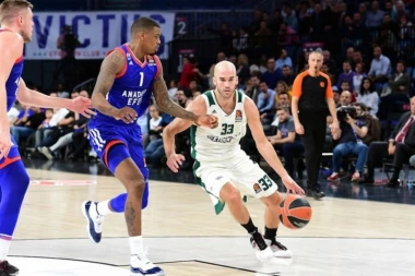 (VIDEO) EVROLIGA: PAO srušio Efes, Baskonija trojkama razbila Žalgiris