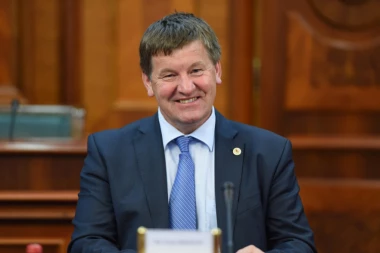 SLOVENAČKI PARLAMENTARAC APELOVAO: Dozvoliti da košarkaši igraju u nacionalnim timovima