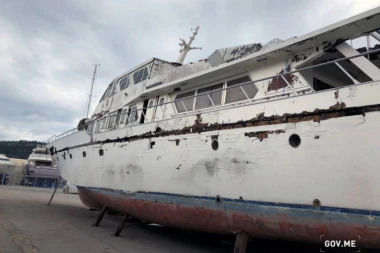 (FOTO) CRNOGORCI PRODAJU TITOVU JAHTU!