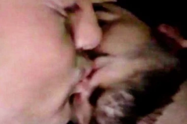 Imam fotke tvog ku*ca, znam sa kim spavaš: Mladom srpskom glumcu prete zbog gej afere!