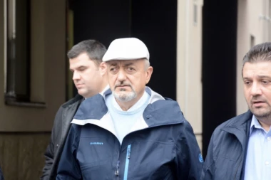 Da li ovolika ROBIJA ČEKA KOSMAJCA?!