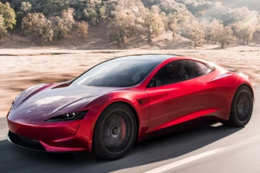 Kupovina preko interneta se pretvorila u noćnu moru: Umesto jednog, nemac poručio automobile u vrednosti od 1,4 MILIONA EVRA!