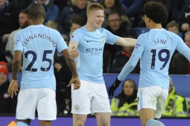 (VIDEO) Čelsi i Siti se osamili na vrhu, Salah za istoriju