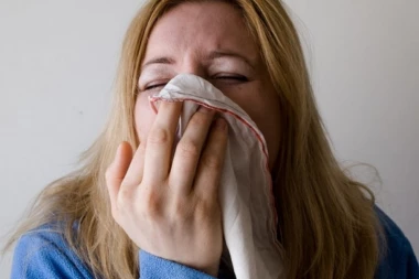 ŠTA AKO "ZAKAČITE" KORONU I GRIP U ISTO VREME? Svetski lekari UPOZORAVAJU na JEZIVE POSLEDICE!