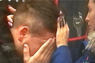 PUKO KAO ZVEČKA: Sloba plakao Luni u naručju!