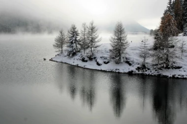 JUTRO DA SE SMRZNEŠ: Obucite se toplo, minus neće popustiti