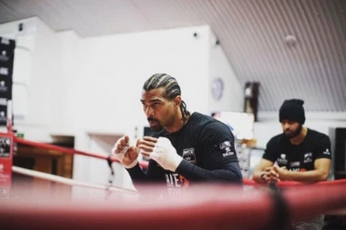 Hej odložio borbu zbog oštećenog mišića