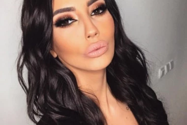 (FOTO) Nećete verovati šta vidite: Katarina Grujić je bomba sa šminkom a bez nje PAKAO!