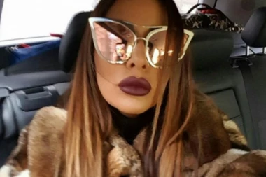 Ana Nikolić objavila fotku iz provoda, pa dobila KRITIKU!