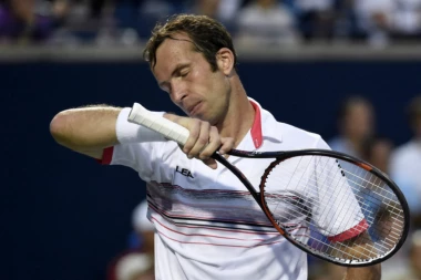 (FOTO) Radek, vragolanu jedan: OTIŠAO U PENZIJU, A NJEGOVI "TROFEJI" VAN TERENA SU U PRVOM PLANU