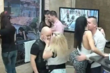 (VIDEO) Akcija Marka Perovića i Teodore Radoičić u kupatilu!