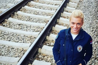 ONA JE NAJSEKSEPILNIJA SRPSKA POLICAJKA!