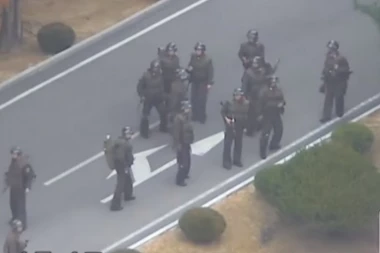 (VIDEO) DRAMATIČAN SNIMAK: Severna Koreja ispalila 40 metaka u vojnika