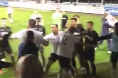 (VIDEO) (NE)PRIJATELJSKI MEČ PREKINUT OPŠTOM TUČOM!