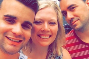 Dva momka dele JEDNU DEVOJKU, i svi žive zajedno!