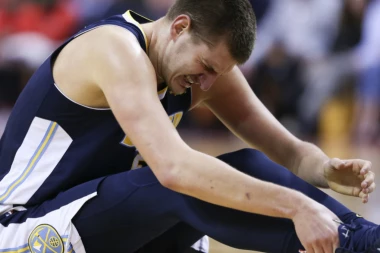 Poraz Denvera; Umalo povreda Jokića