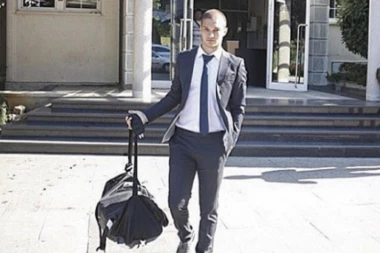 Partizan na terenu, Jovanović u operacionoj sali