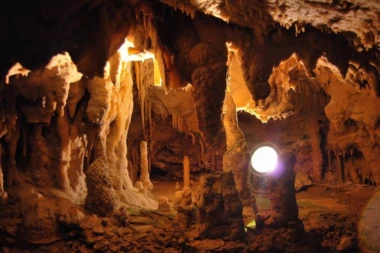 Ova prirodna lepota je atrakcija za strance, ali i ko je od naših ljudi nije video MORA POD OBAVEZNO