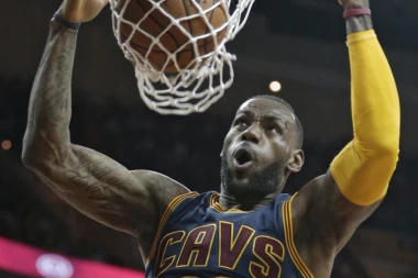 ZAKUCAVANJA I BLOKADE KOJE SU OBELEŽILE 2017. U NBA!