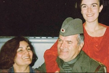 MLADIĆEVA SUPRUGA: "Ratka teše poruke koje mu narod šalje!