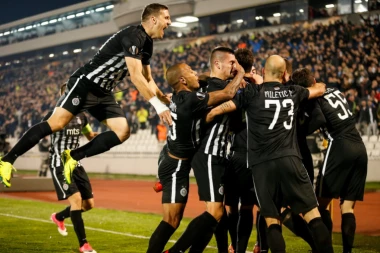 Svako proleće na tebe miriše: CRNO-BELI SRUŠILI JANG BOJS ZA MIRAN ZIMSKI SAN!