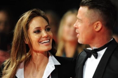 NEUMOLJIVA: Anđelina ODBILA Bredov NOVAC!