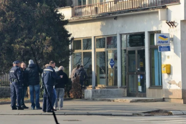 Pošta rasprodaje neisporučenu robu: Najniža cena samo 5 DINARA, na prodaju od igle do lokomotive